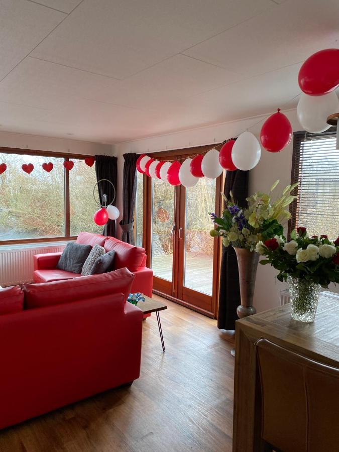 Hotel C'Est La Vie Houseboat Nederhorst den Berg Esterno foto