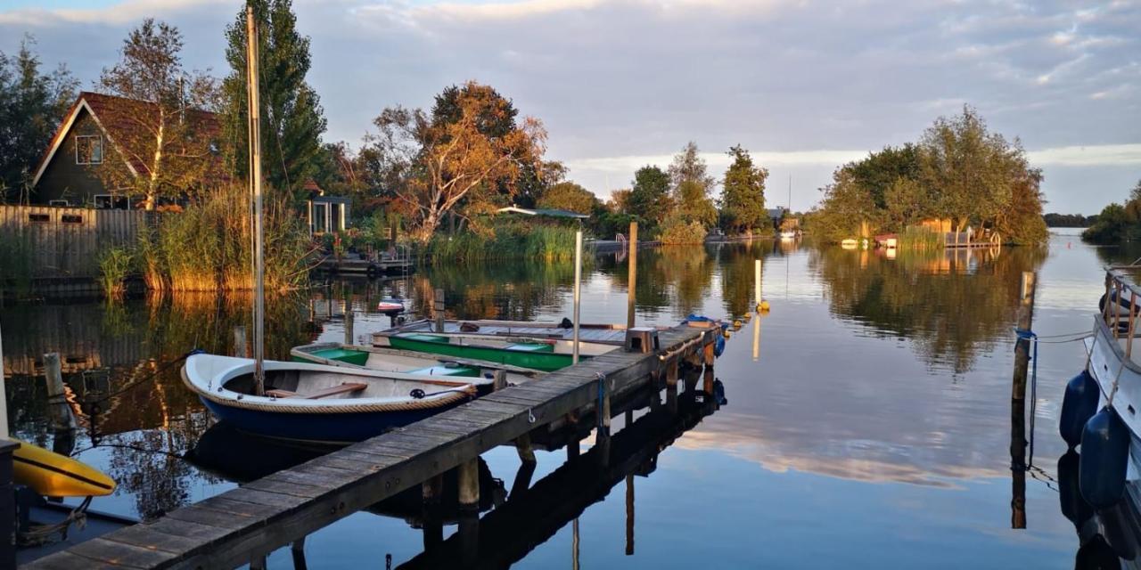 Hotel C'Est La Vie Houseboat Nederhorst den Berg Esterno foto